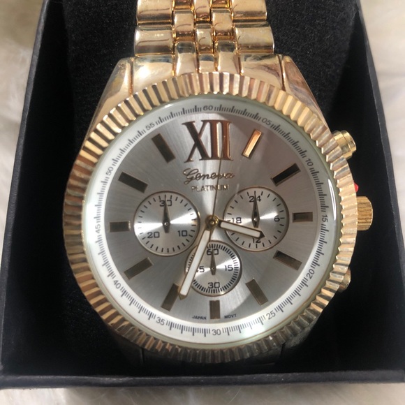 NEW - Classic Gold Watch - Picture 4 of 15